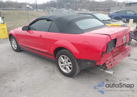 2008 Ford Mustang V6 Deluxe/V6 Premium z USA, uszkodzony, nr VIN 1ZVHT84N685171152